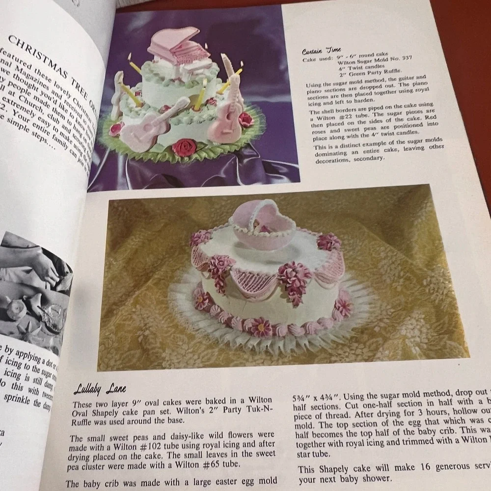 Wilton's Wonderland of‎ Cake Decorating 1968 5th Edition Hardcover Cookbook